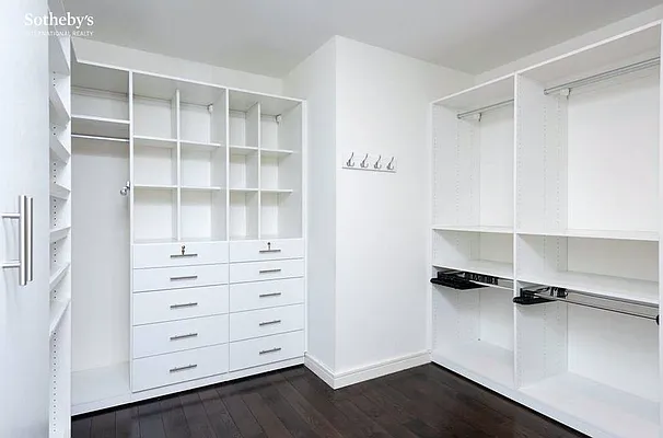 Sold by Sotheby's International Realty | media 9