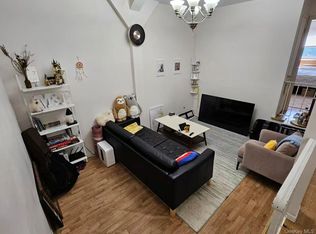 1621 200th St FLOOR 1, Bayside, NY 11360