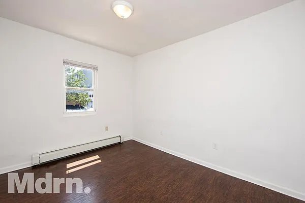 Rented by Mdrn Residential | media 32