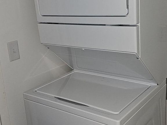 4th image of 1509 7th St E #202