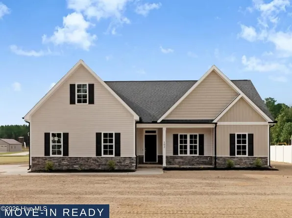 102 Chester Place, Pikeville, NC 27863