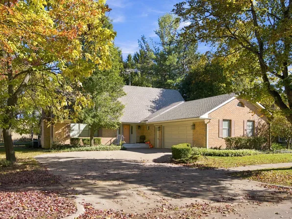 633 Flanders St, Chelsea, MI 48118