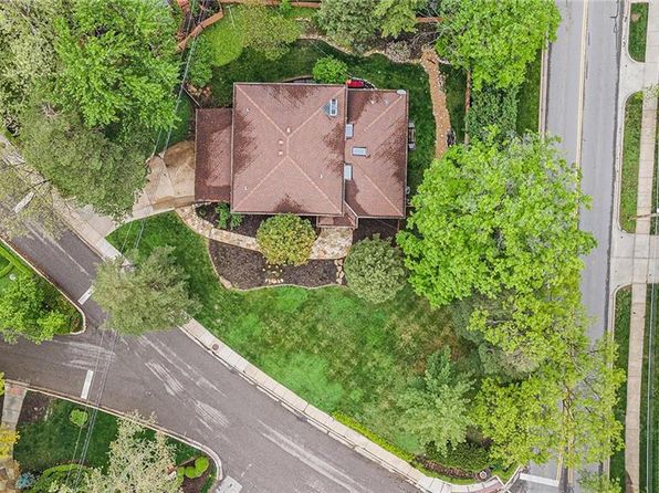 1900 W 50th St, Westwood Hills, KS 66205