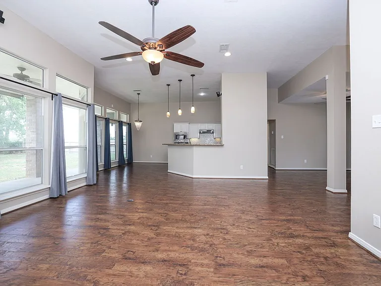 105 Lawrence Marshall Dr — Photo 9