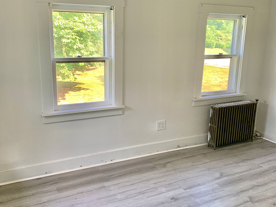 2nd image of 324 Gardnertown Rd #5