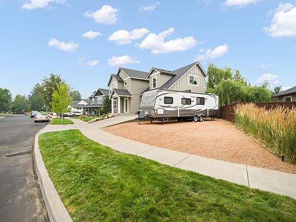 3rd image of 63441 Stacy Ln
