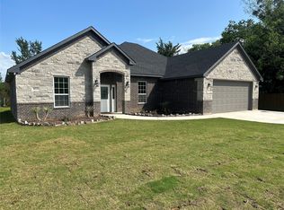 833 Fuller Ave, Cleburne, TX 76031