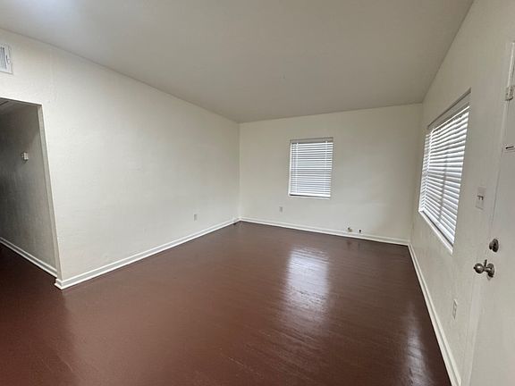 5th image of 6730 Edgewater Dr