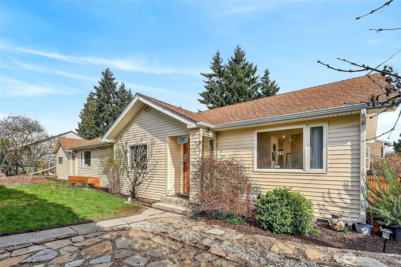 10128 35th Avenue SW photo 1