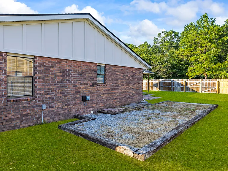 506 Greenbay Ave — Photo 32