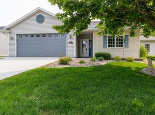 1345 Westcreek Ln UNIT 38, Neenah, WI 54956