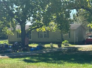 1190 E Cutshall Rd, Scottsburg, IN 47170