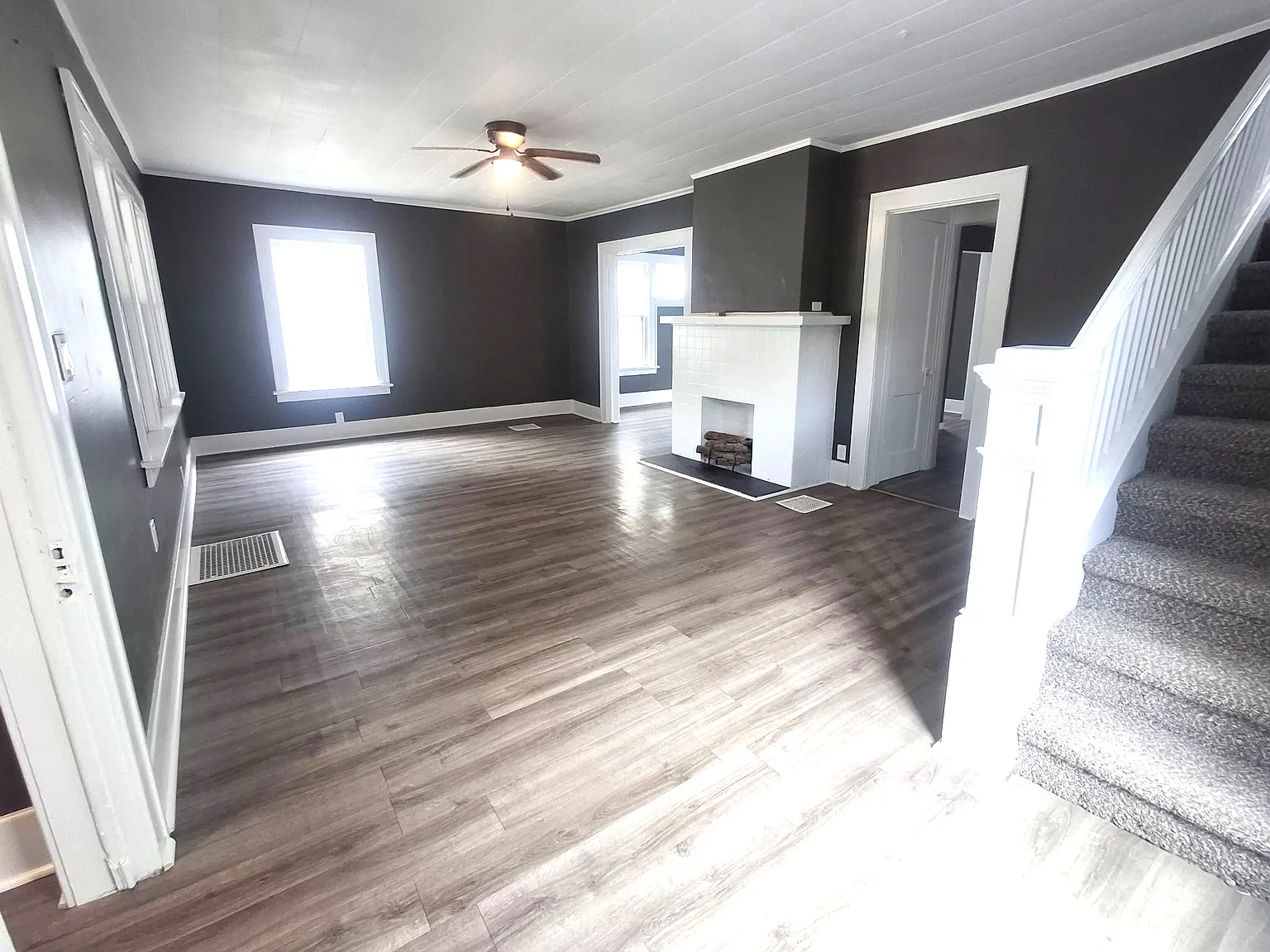 3 bed, 1.5 bath, 1560 sqft, $1,250 — Photo 2