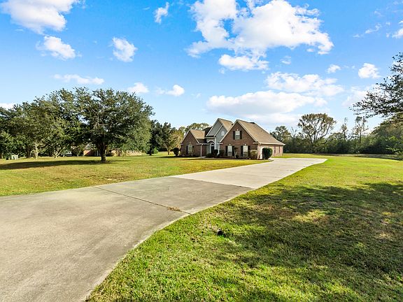 3rd image of 44 Windy Hills Dr E