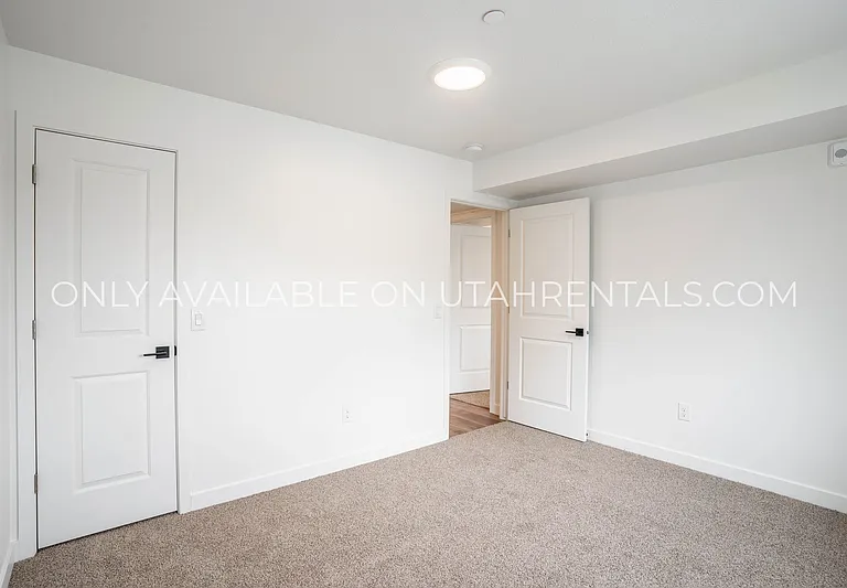 450 W Main St — Photo 24