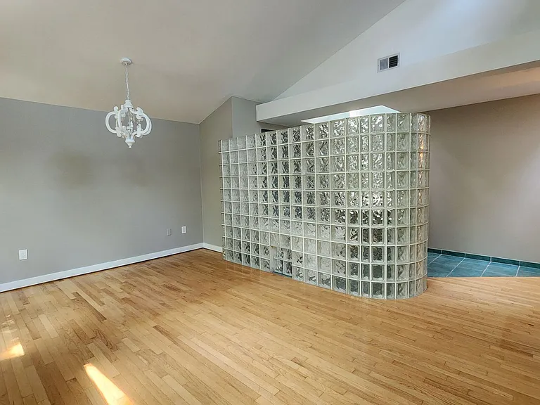 2207 Fordham Dr — Photo 34