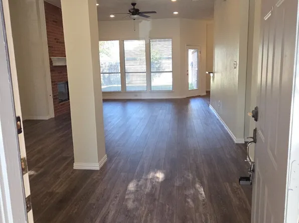 629 Dorchester Ln, Mansfield, TX 76063