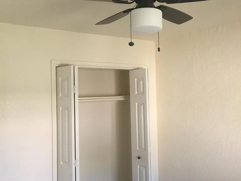 909 E Tuckey Ln #3 — Photo 5