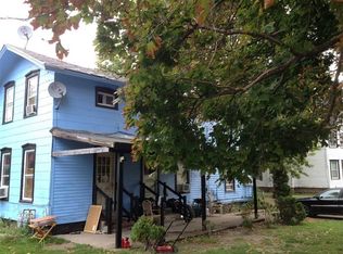 715 Gwinn St, Medina, NY 14103