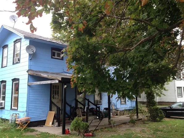 715 Gwinn St, Medina, NY 14103