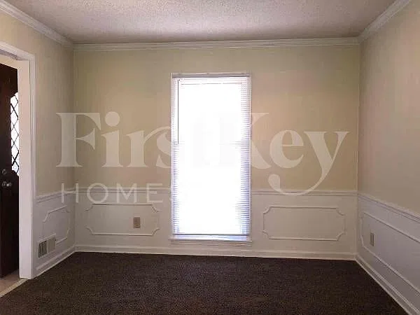 3 bed, 2.0 bath, 1947 sqft, $1,965 — Photo 4