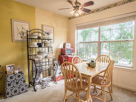 5th image of 804 Ridgelake Dr