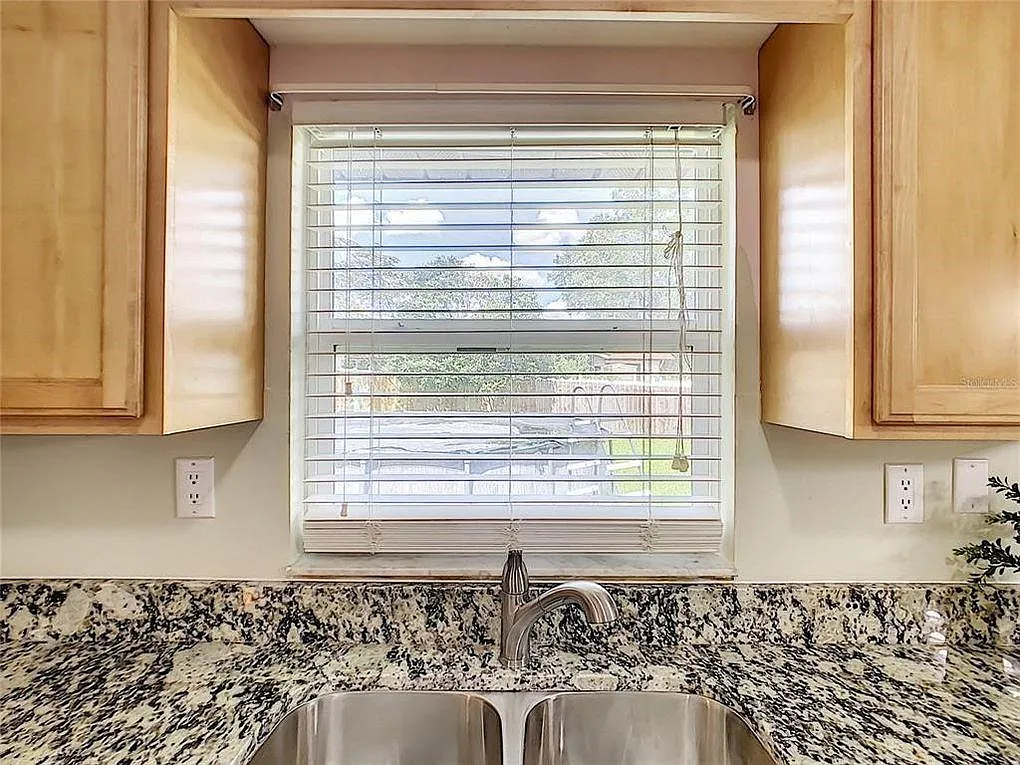 2 bed, 1008 sqft, $1,550 — Photo 3