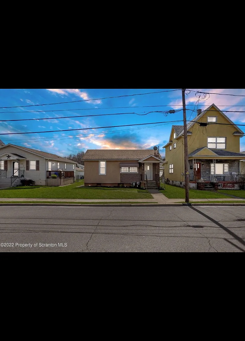 2029 Dorothy St — Photo 2