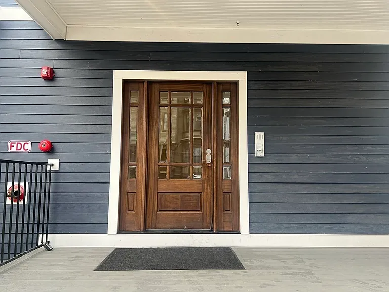 360 Meridian St #7 — Photo 21