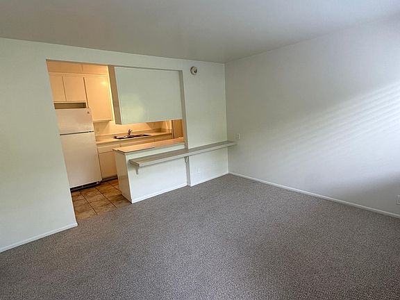 3rd image of 1423 Park Pl #13