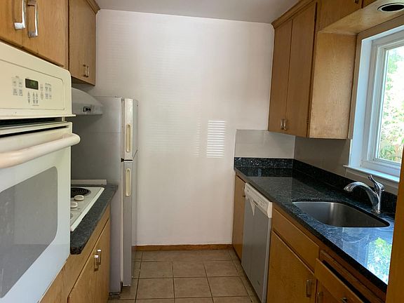 4th image of 327 Elm St #1