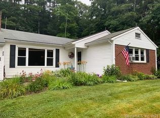 25 Village St, Willington, CT 06279