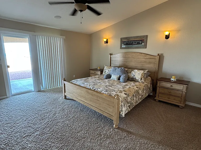2399 E Klamath Loop — Photo 17