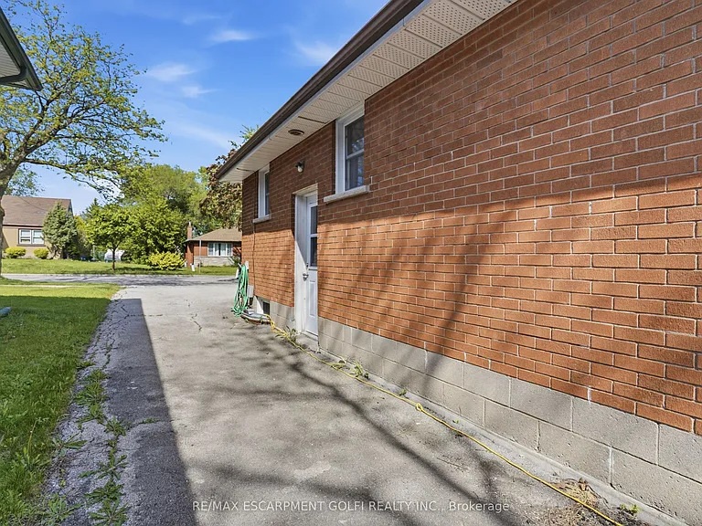 1318 Fisher Ave — Photo 17