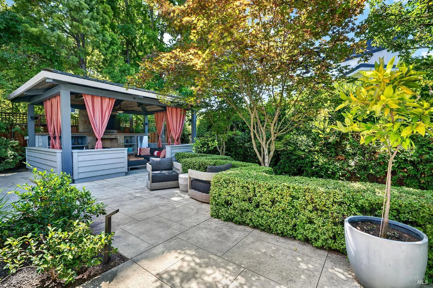 1926 Oak Circle - Photo 2