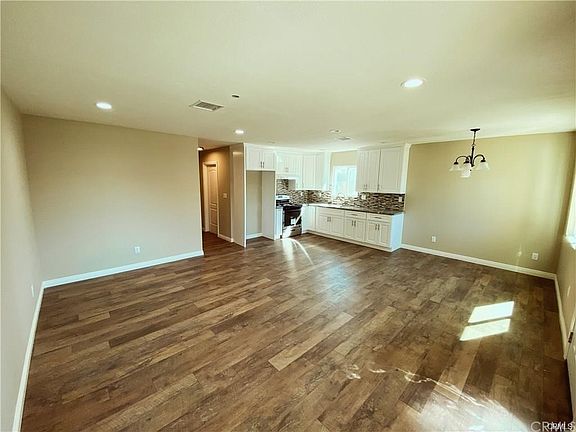 3rd image of 1619 S Pleasant Ave