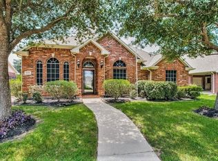 2608 Sunrise Harbor Ln, Pearland, TX 77584