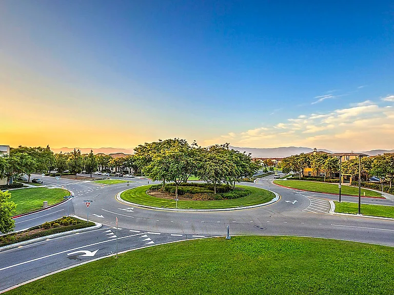 Scenic view of a picturesque roundabout near Tempo at Riverpark