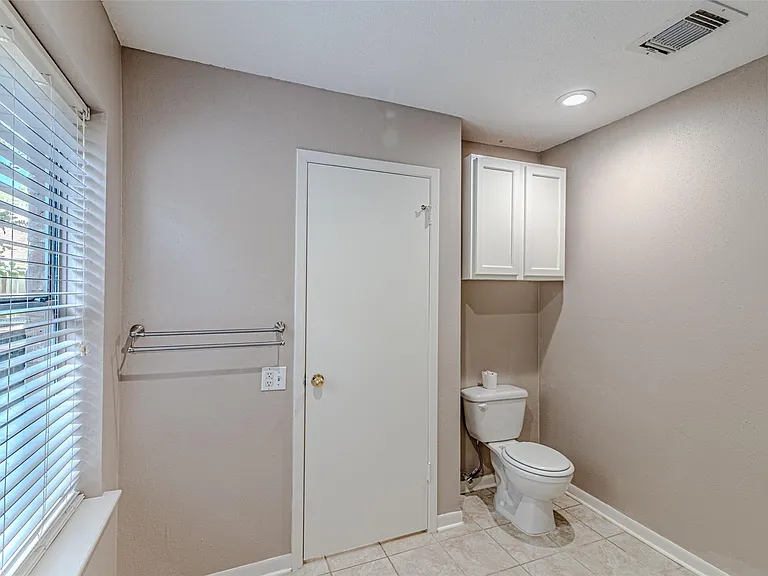 18506 Creekfield Ct — Photo 33
