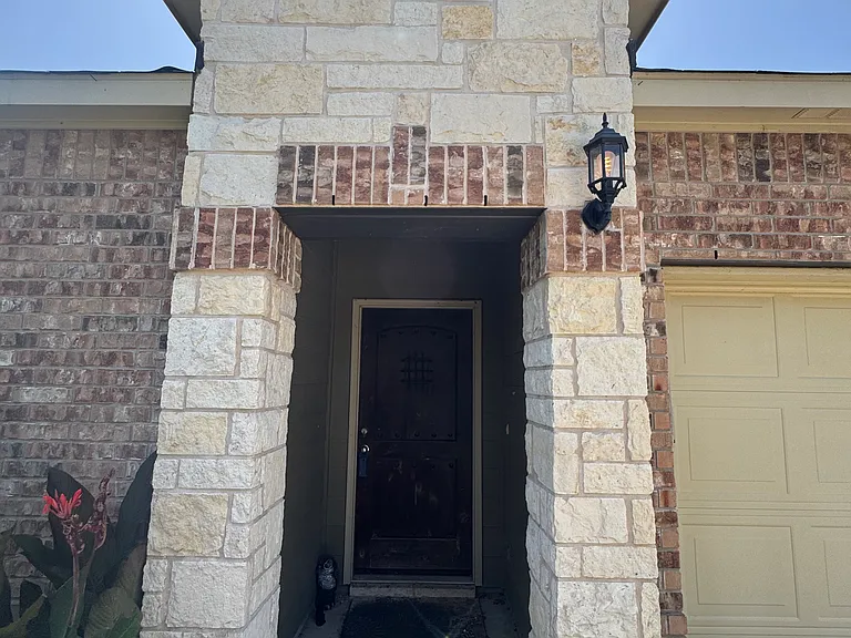 4617 Cleto St — Photo 3