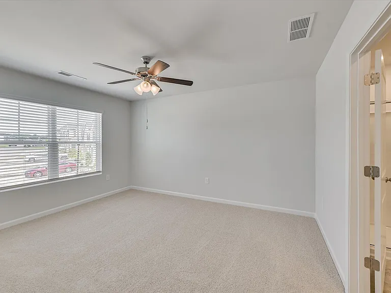 811 Grovebury Ct — Photo 15