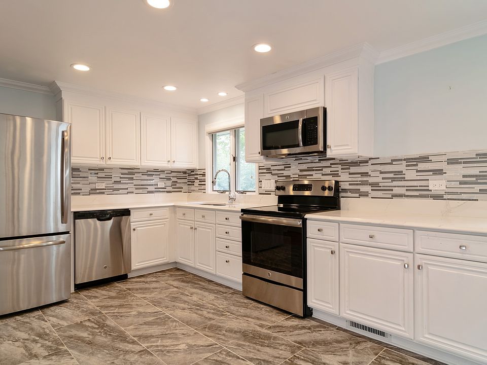 1530 W Weathersfield Way, Schaumburg, IL 60193 Zillow