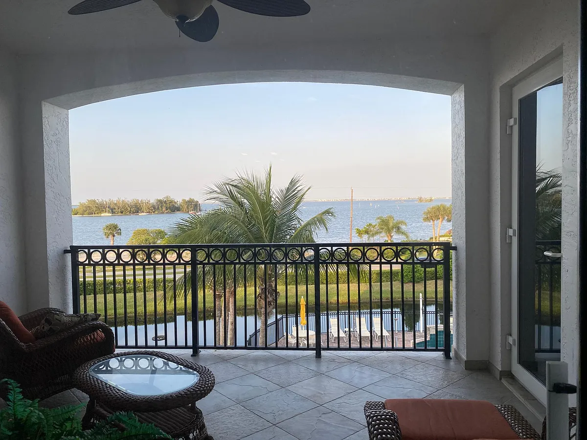 Building Photo - Indian River Dr