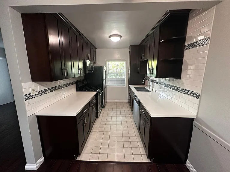 7521 Norton Ave #6 — Photo 3