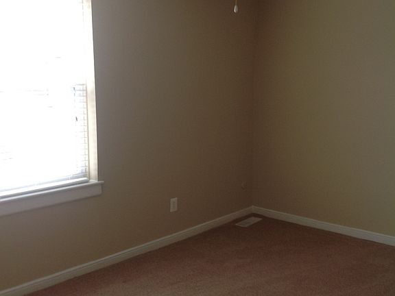 3rd image of 1832 English Ct
