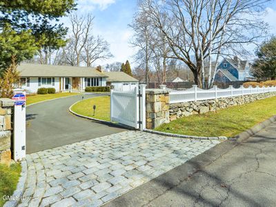 18 Wyndover Ln, Stamford, CT, 06902