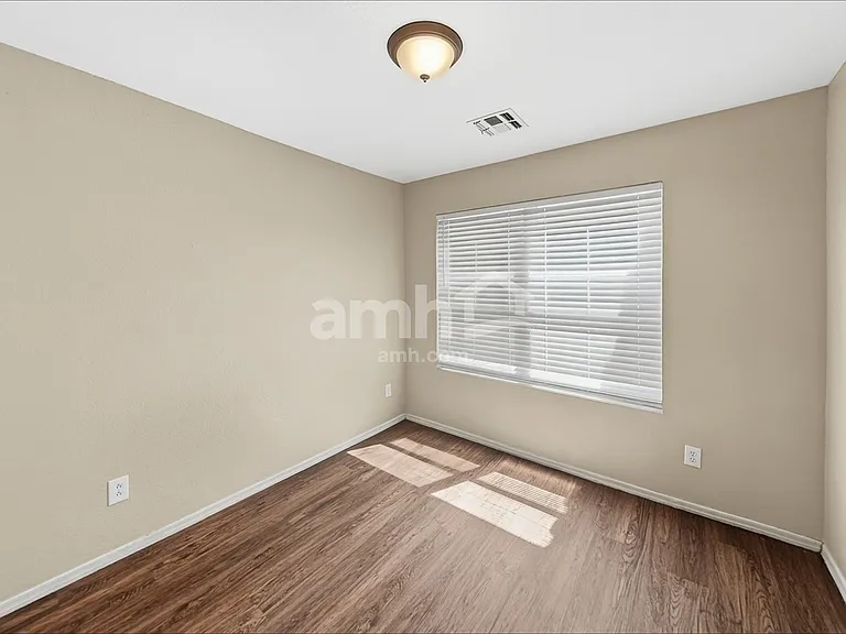 242 S Valle Verde — Photo 14