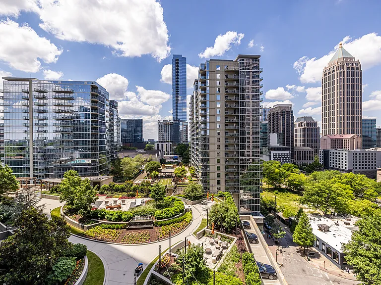 1080 Peachtree St NE #1201 — Photo 3