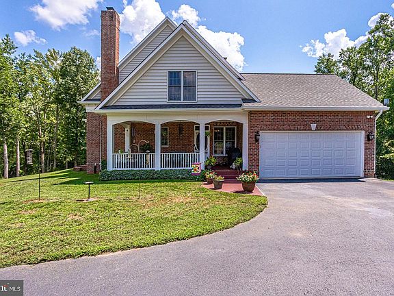 3rd image of 3614 Quarterhorse Dr
