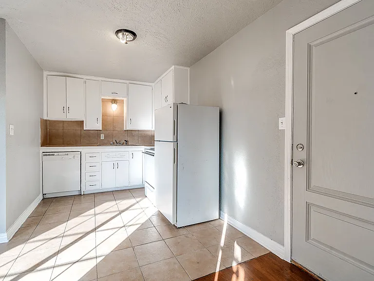 The Vintage Apartments — Photo 7